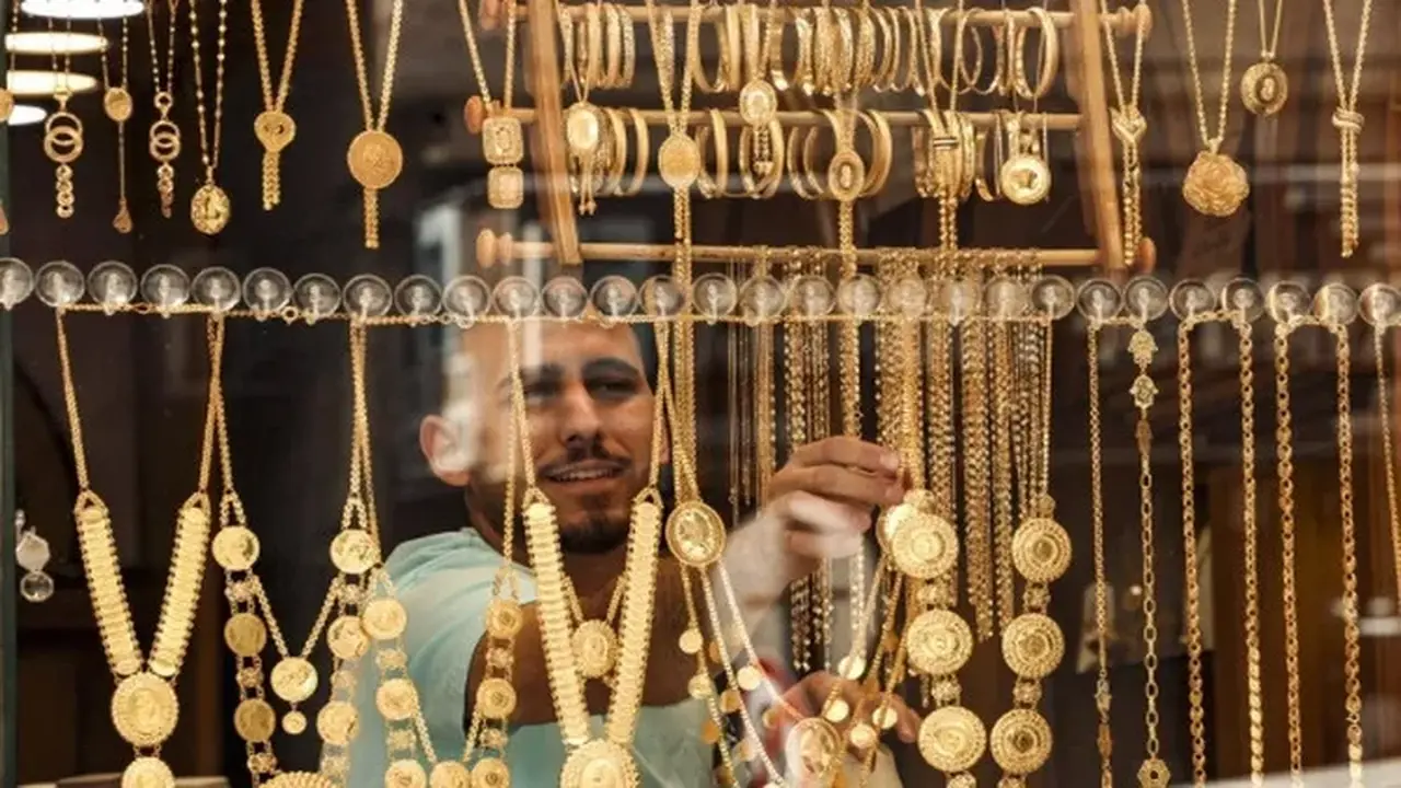 تراجع أسعار الذهب بقيمة 70 جنيها وعيار 21 يسجل 7430 جنيها مصريا